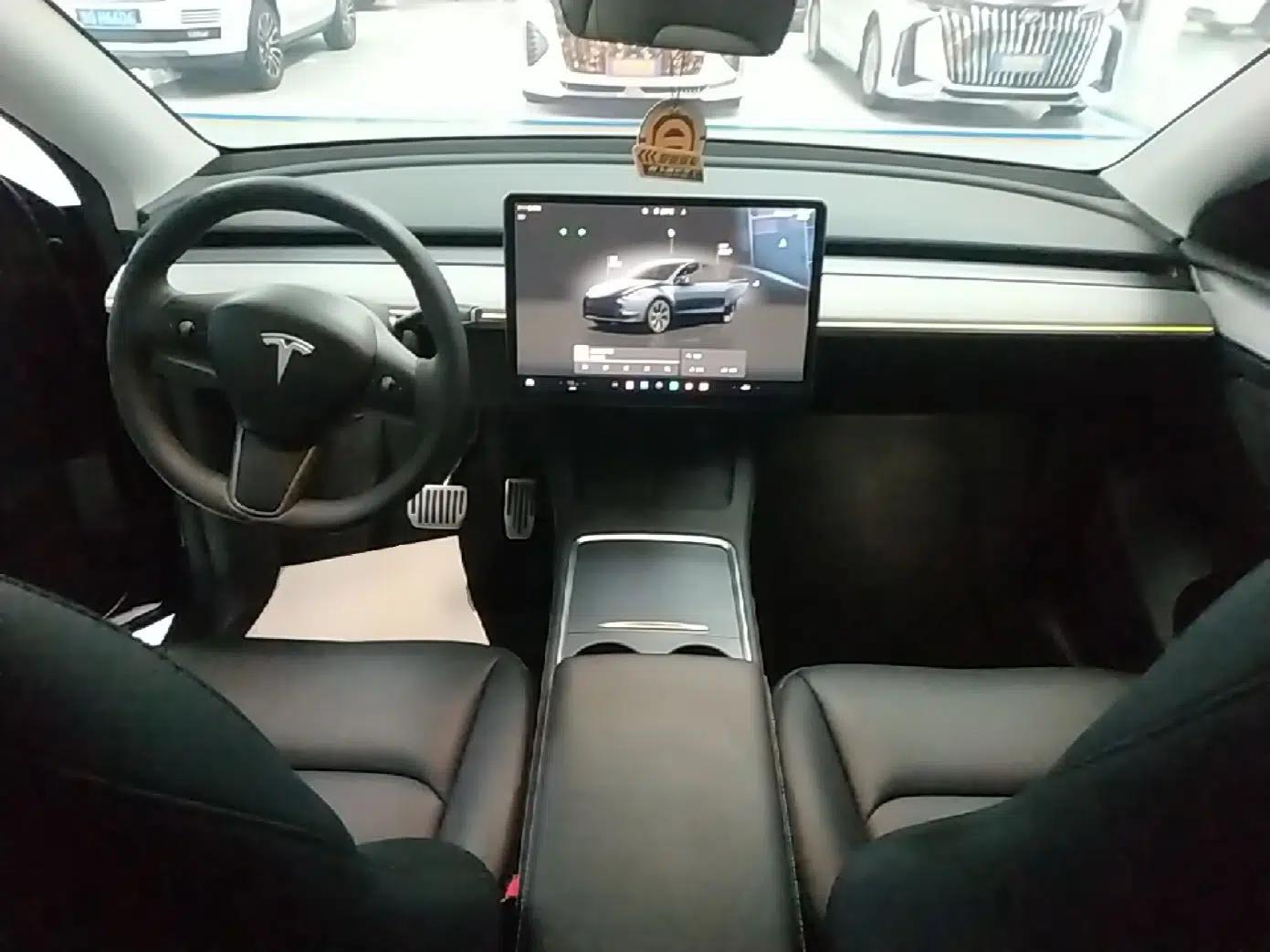 Tesla Model Y 2024 Rear-Wheel-Drive Version — миниатюра 12
