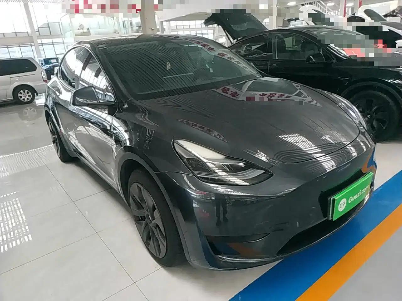 Tesla Model Y 2024 Rear-Wheel-Drive Version — миниатюра 3