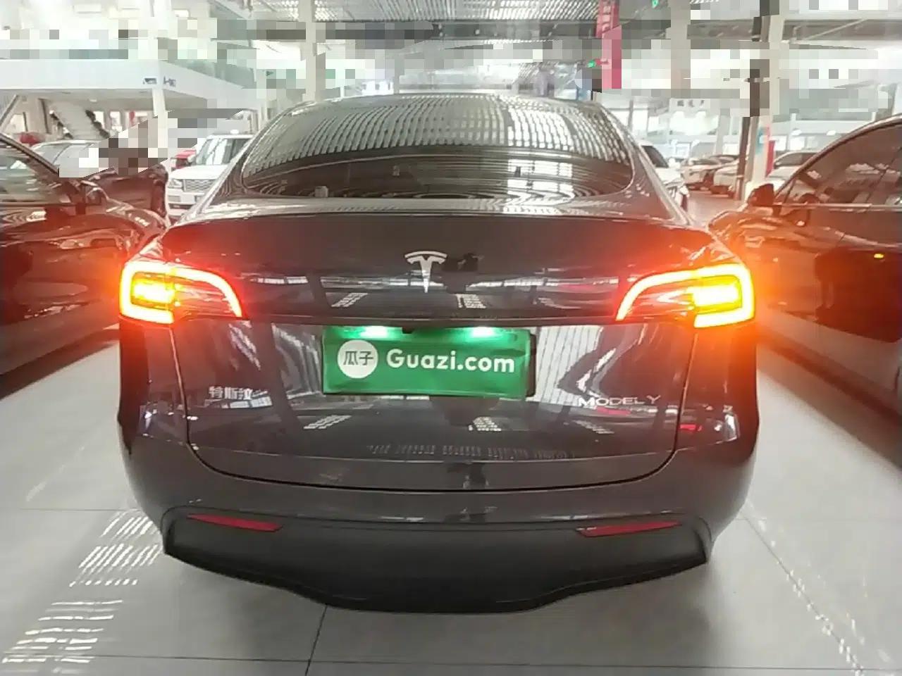 Tesla Model Y 2024 Rear-Wheel-Drive Version — миниатюра 5