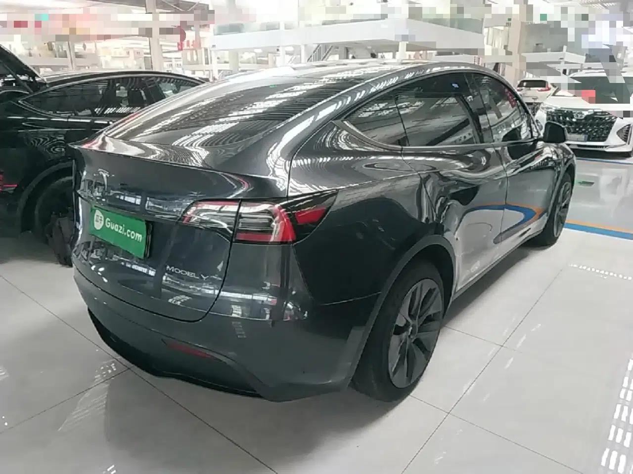 Tesla Model Y 2024 Rear-Wheel-Drive Version — миниатюра 6