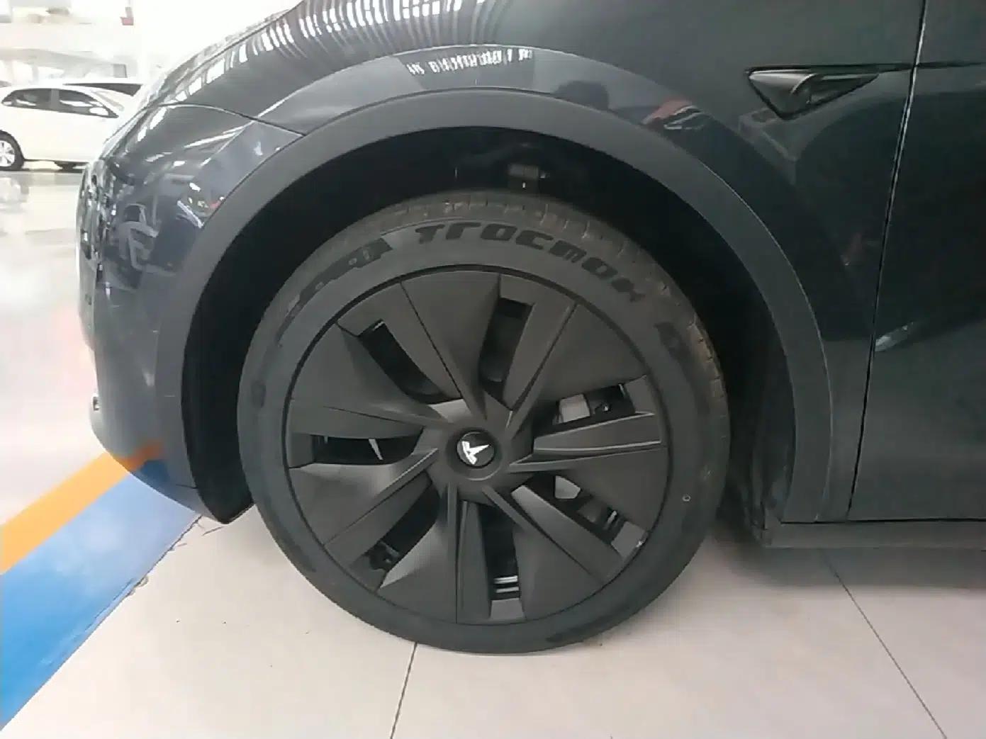 Tesla Model Y 2024 Rear-Wheel-Drive Version — миниатюра 10