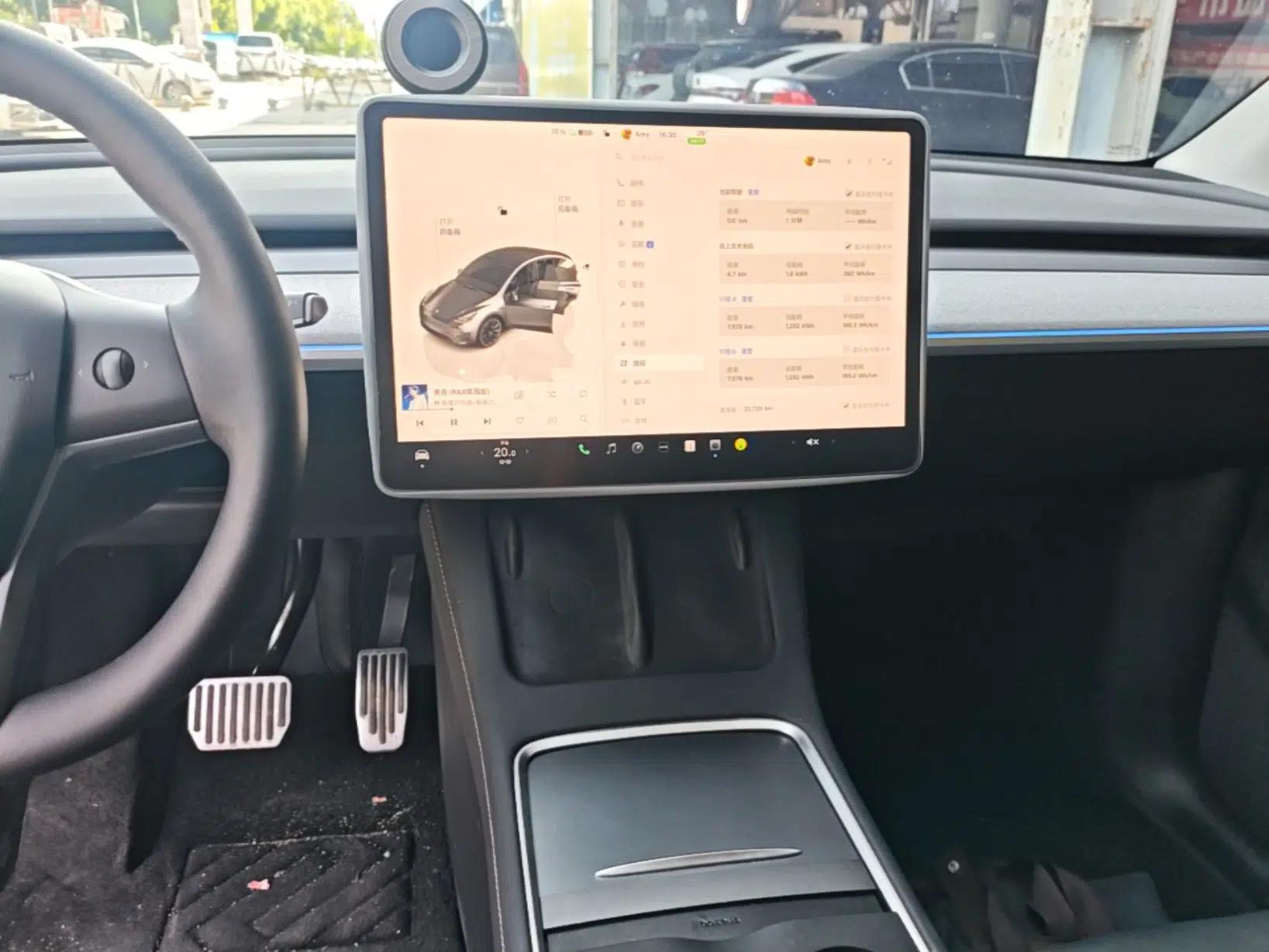 Tesla Model Y 2024 Rear-Wheel-Drive Version — миниатюра 15