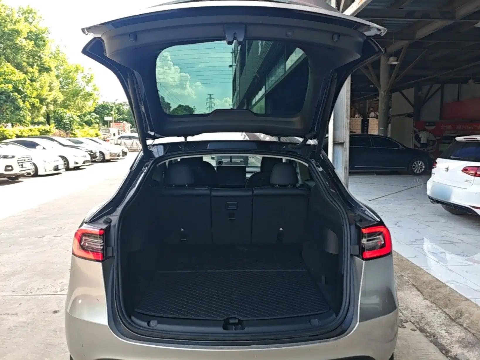 Tesla Model Y 2024 Rear-Wheel-Drive Version — миниатюра 22