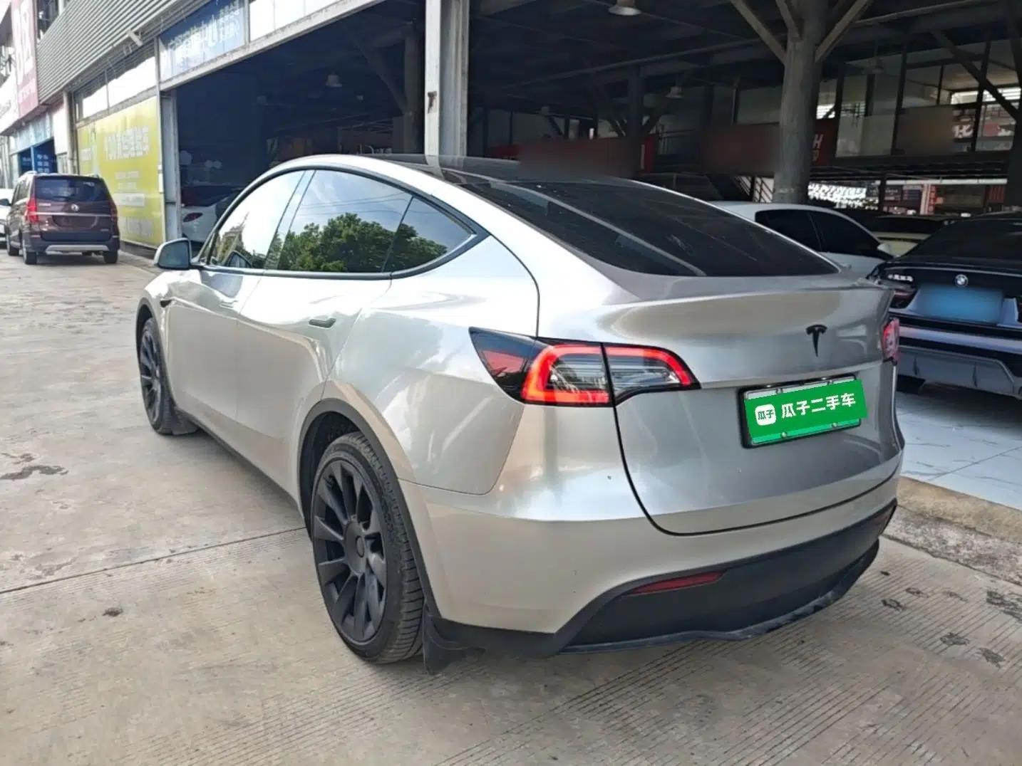 Tesla Model Y 2024 Rear-Wheel-Drive Version — миниатюра 4