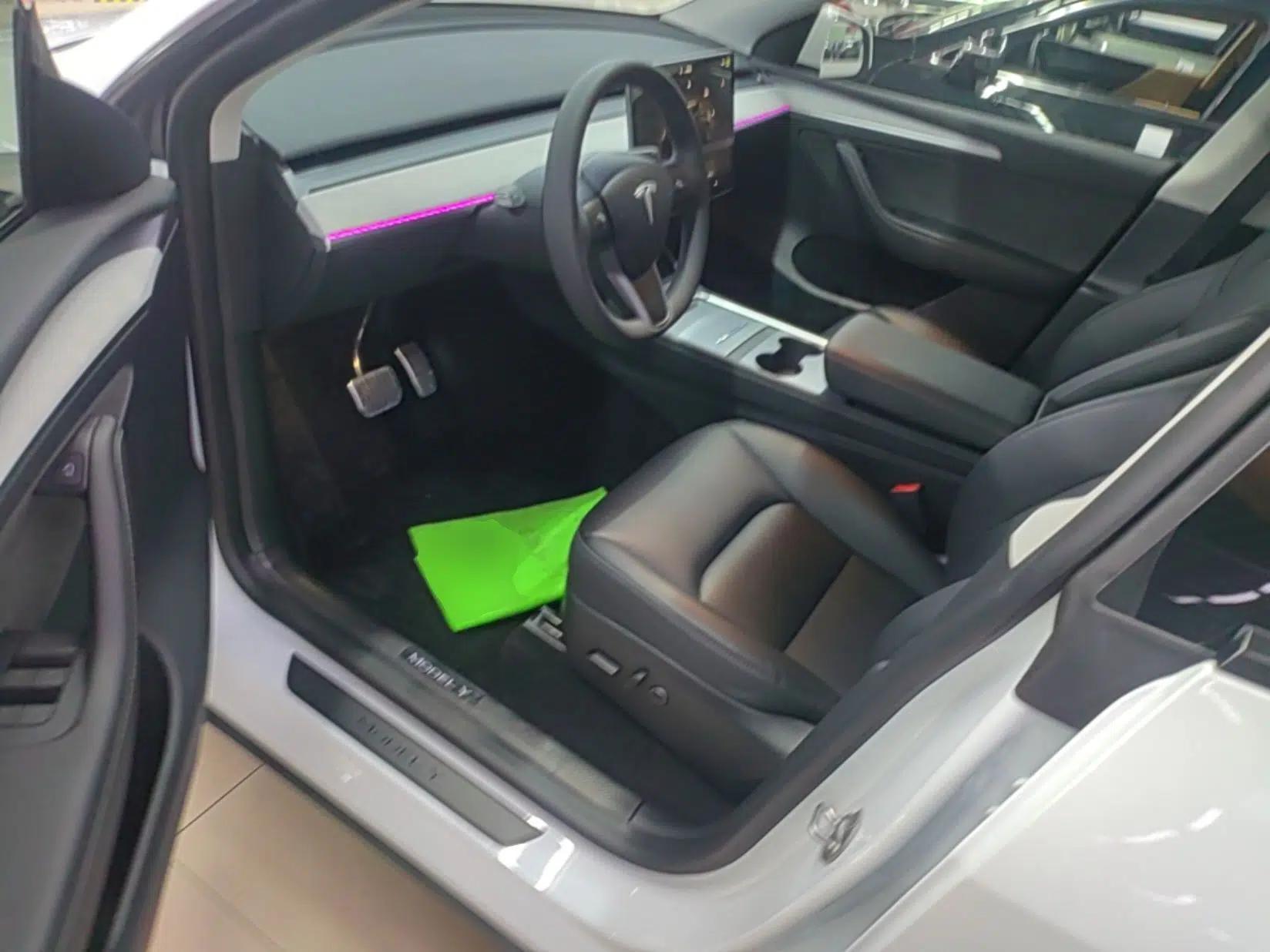 Tesla Model Y 2024 Rear-Wheel-Drive Version — миниатюра 18
