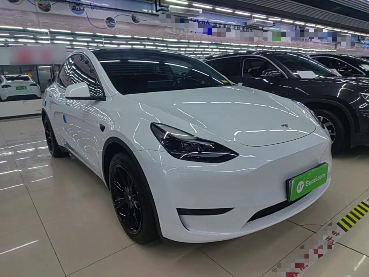 Tesla Model Y 2024 Rear-Wheel-Drive Version — миниатюра 3