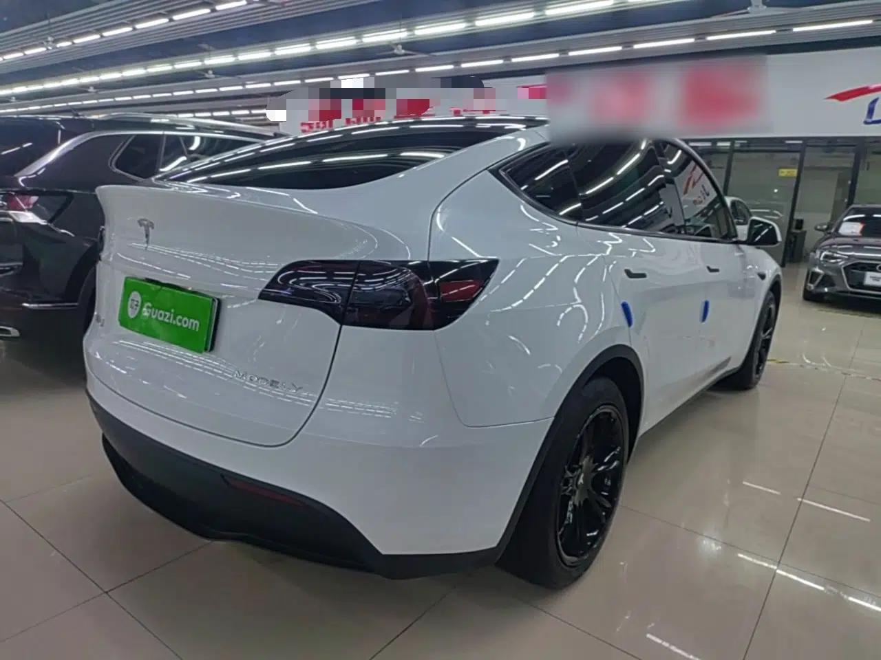 Tesla Model Y 2024 Rear-Wheel-Drive Version — миниатюра 6