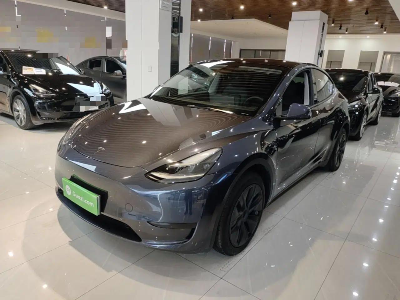 Tesla Model Y 2024 Rear-Wheel-Drive Version — миниатюра 1