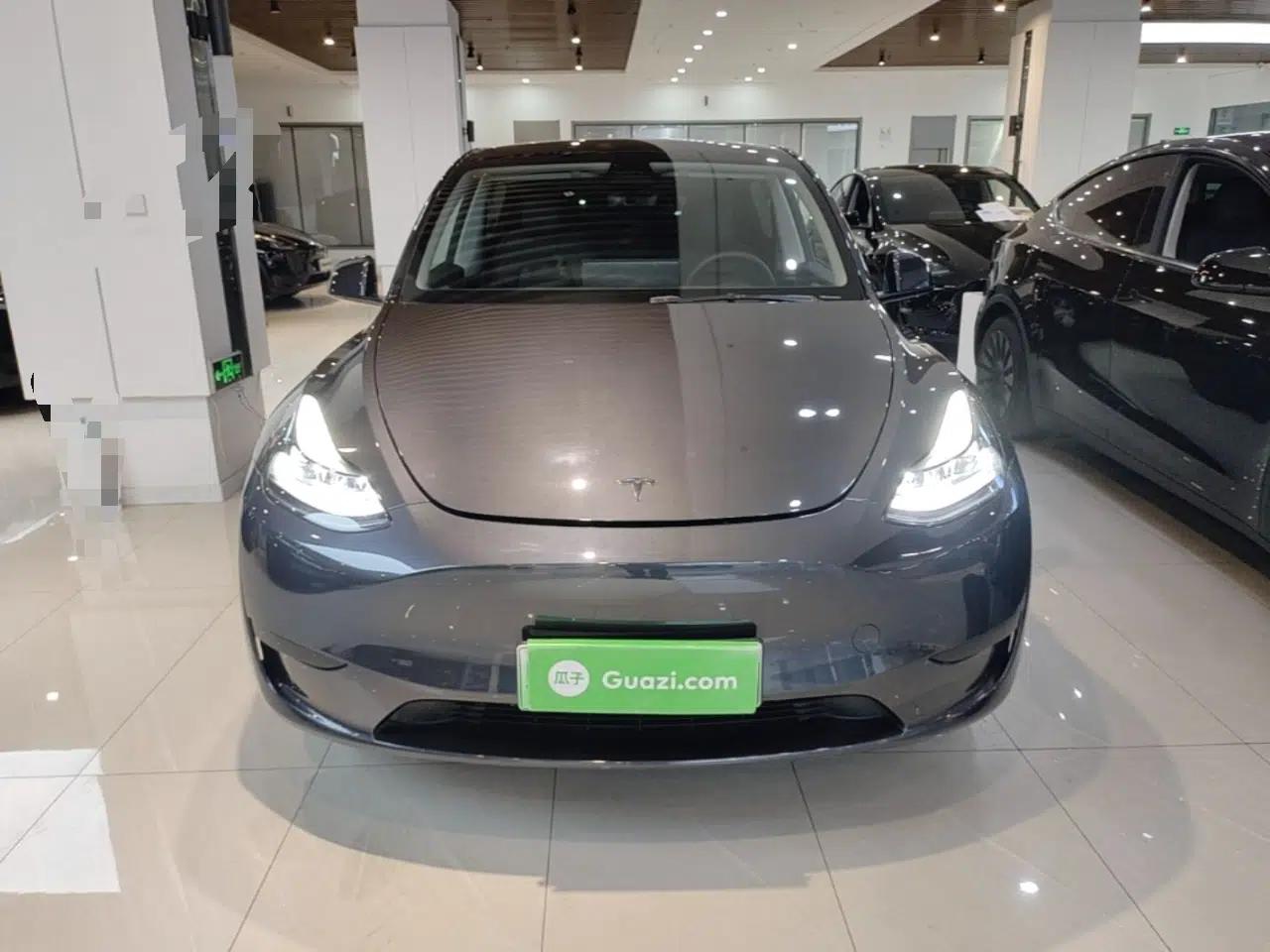 Tesla Model Y 2024 Rear-Wheel-Drive Version — миниатюра 2