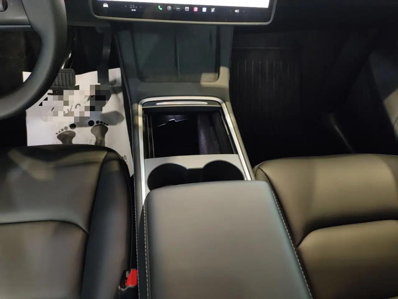 Tesla Model Y 2024 Rear-Wheel-Drive Version — миниатюра 16