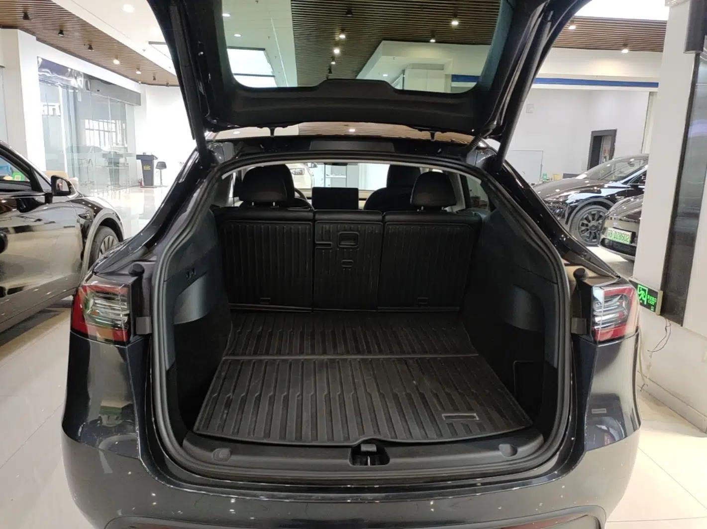Tesla Model Y 2024 Rear-Wheel-Drive Version — миниатюра 22