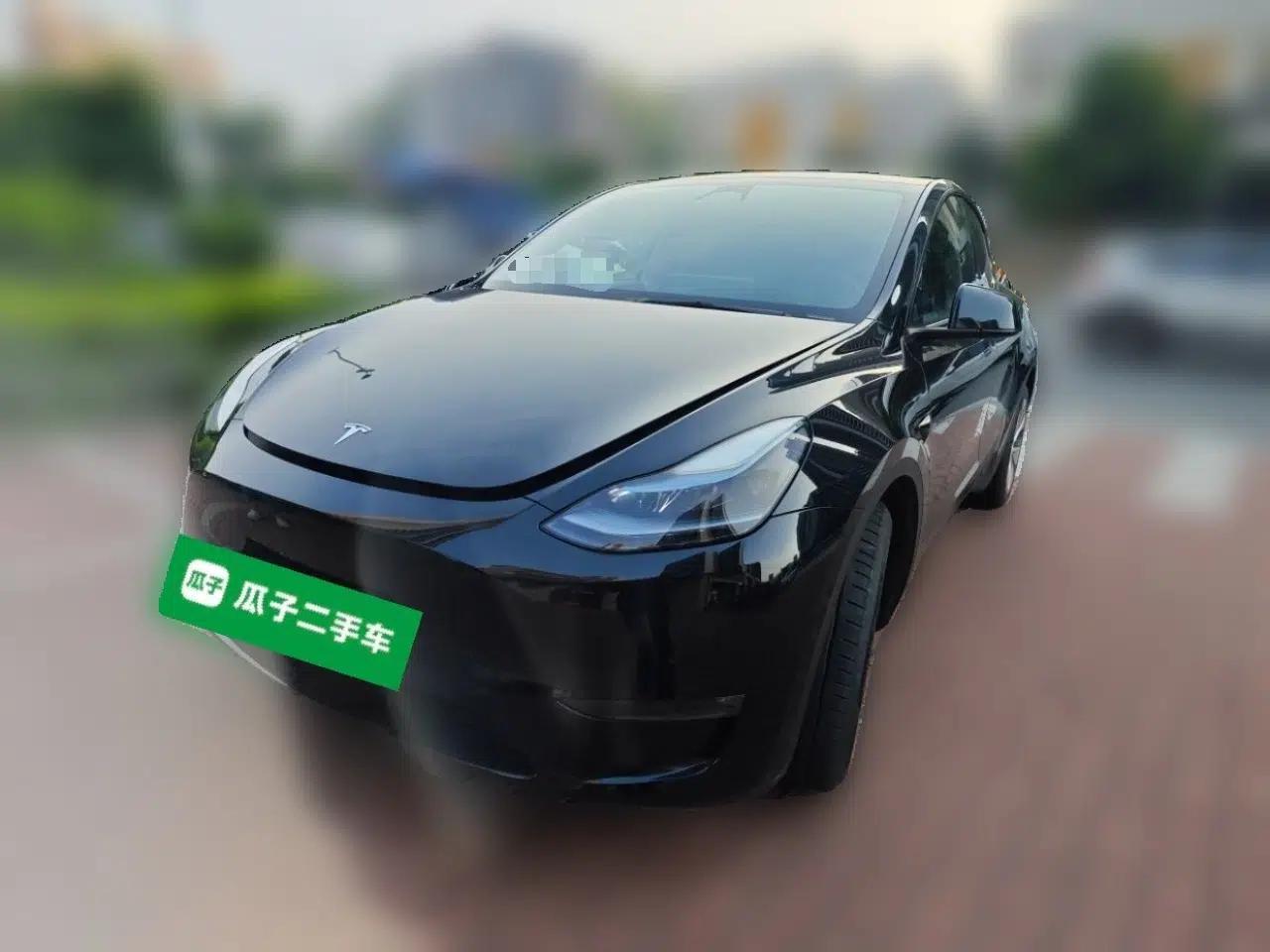 Tesla Model Y 2023 Long-Range All-Wheel-Drive Version — миниатюра 1