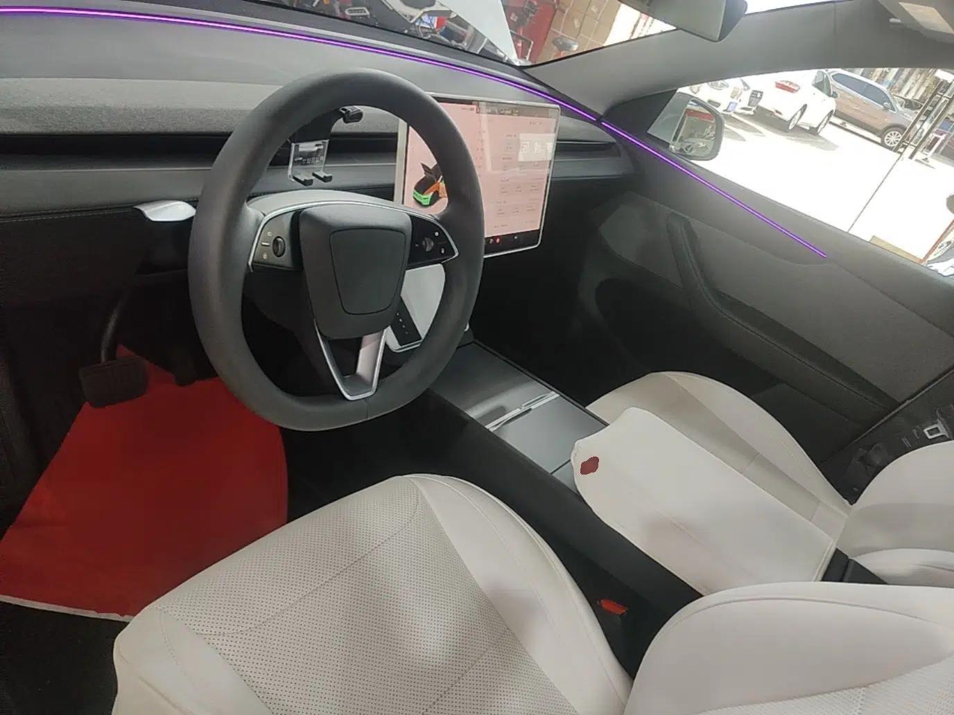 Tesla Model Y 2025 Rear-Wheel-Drive Version — миниатюра 12