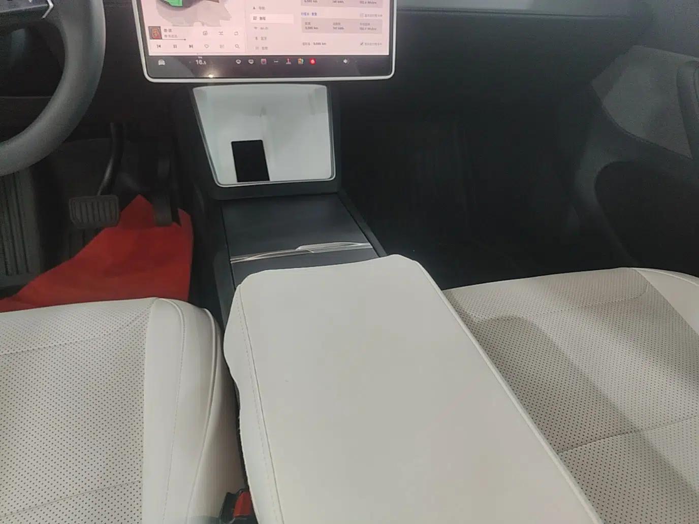 Tesla Model Y 2025 Rear-Wheel-Drive Version — миниатюра 16