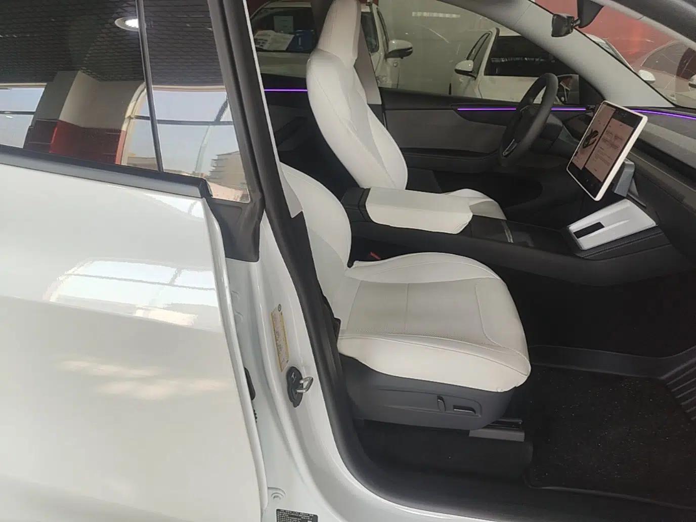 Tesla Model Y 2025 Rear-Wheel-Drive Version — миниатюра 19