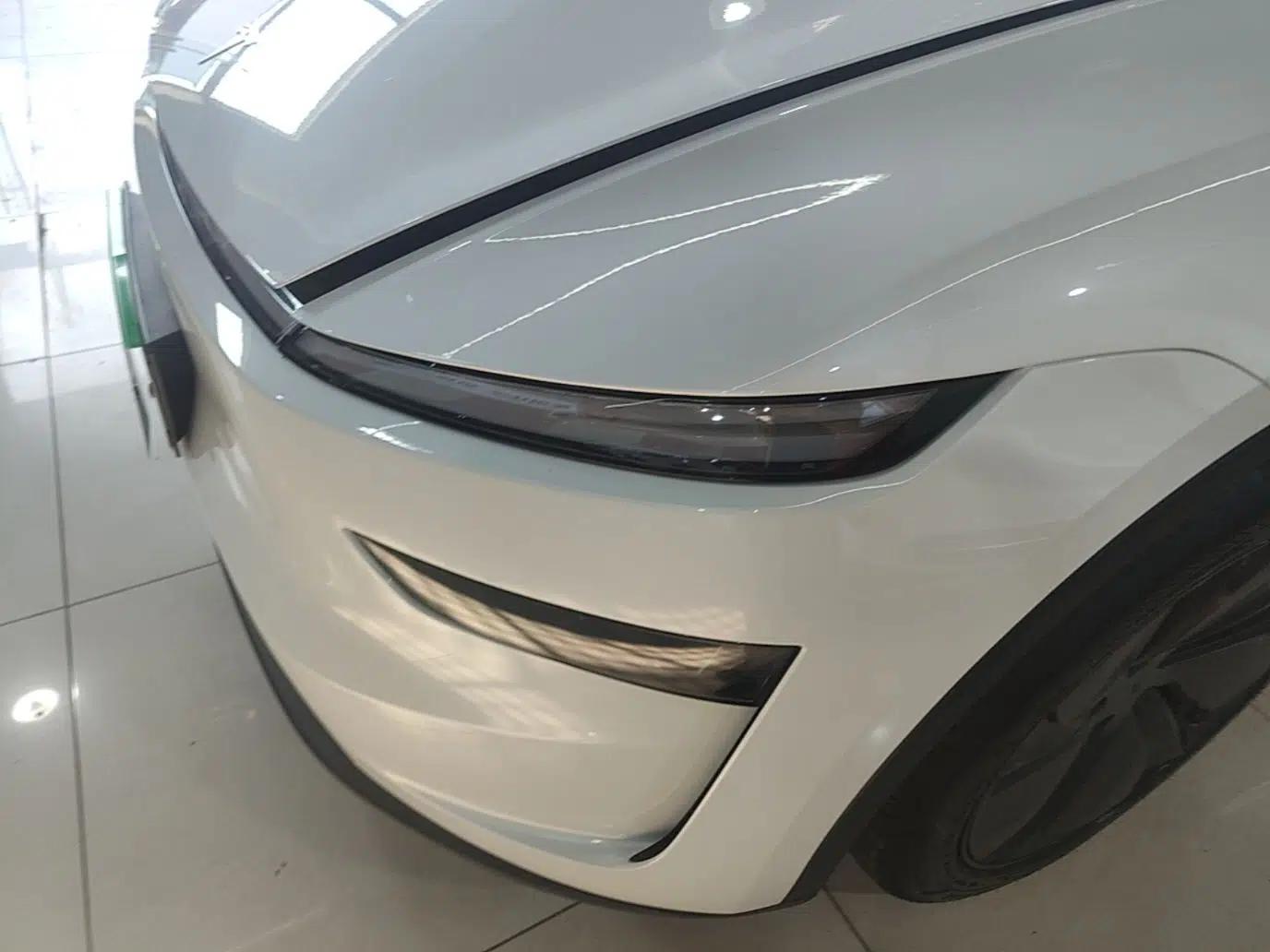 Tesla Model Y 2025 Rear-Wheel-Drive Version — миниатюра 8