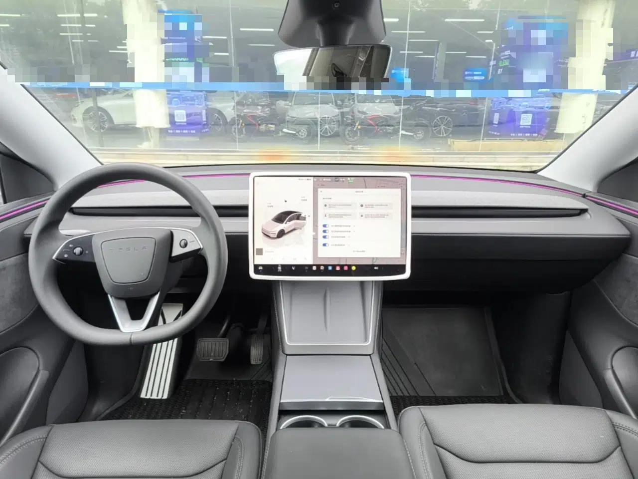 Tesla Model Y 2025 Long-Range All-Wheel-Drive Version — миниатюра 12