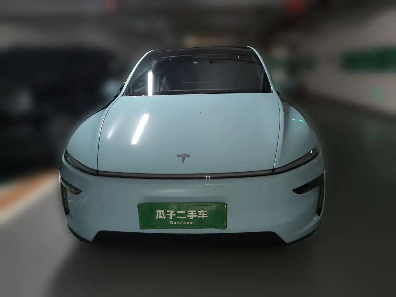 Tesla Model Y 2026 Long-Range All-Wheel-Drive Model — миниатюра 2