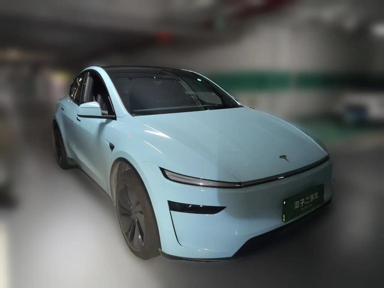 Tesla Model Y 2026 Long-Range All-Wheel-Drive Model — миниатюра 3