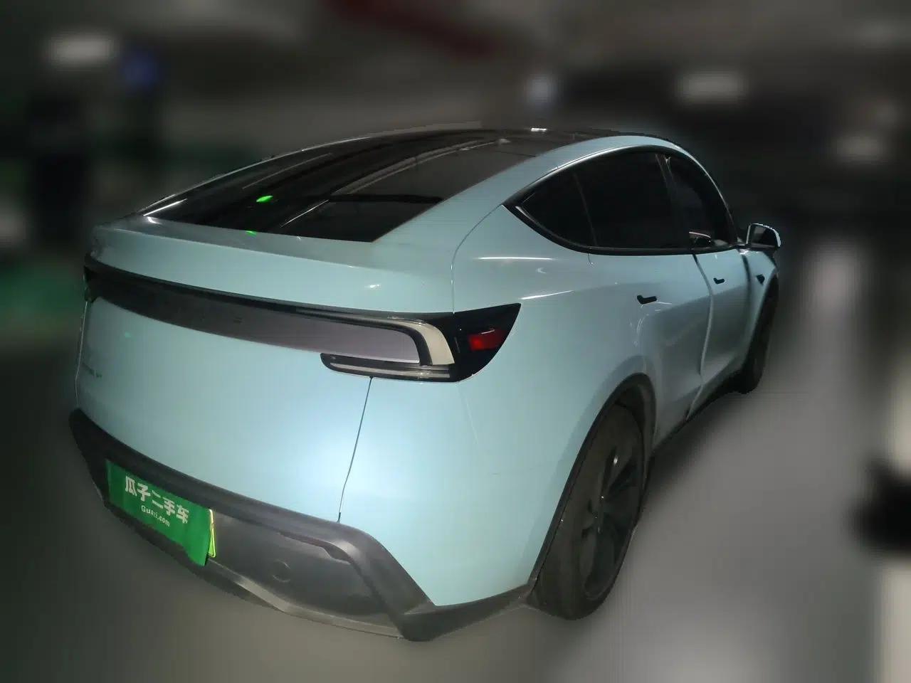 Tesla Model Y 2026 Long-Range All-Wheel-Drive Model — миниатюра 6