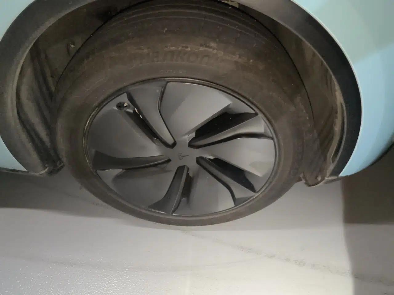 Tesla Model Y 2026 Long-Range All-Wheel-Drive Model — миниатюра 8