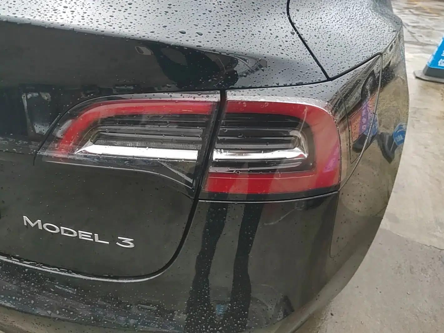 Tesla Model 3 2022 Rear-Wheel-Drive Version — миниатюра 9