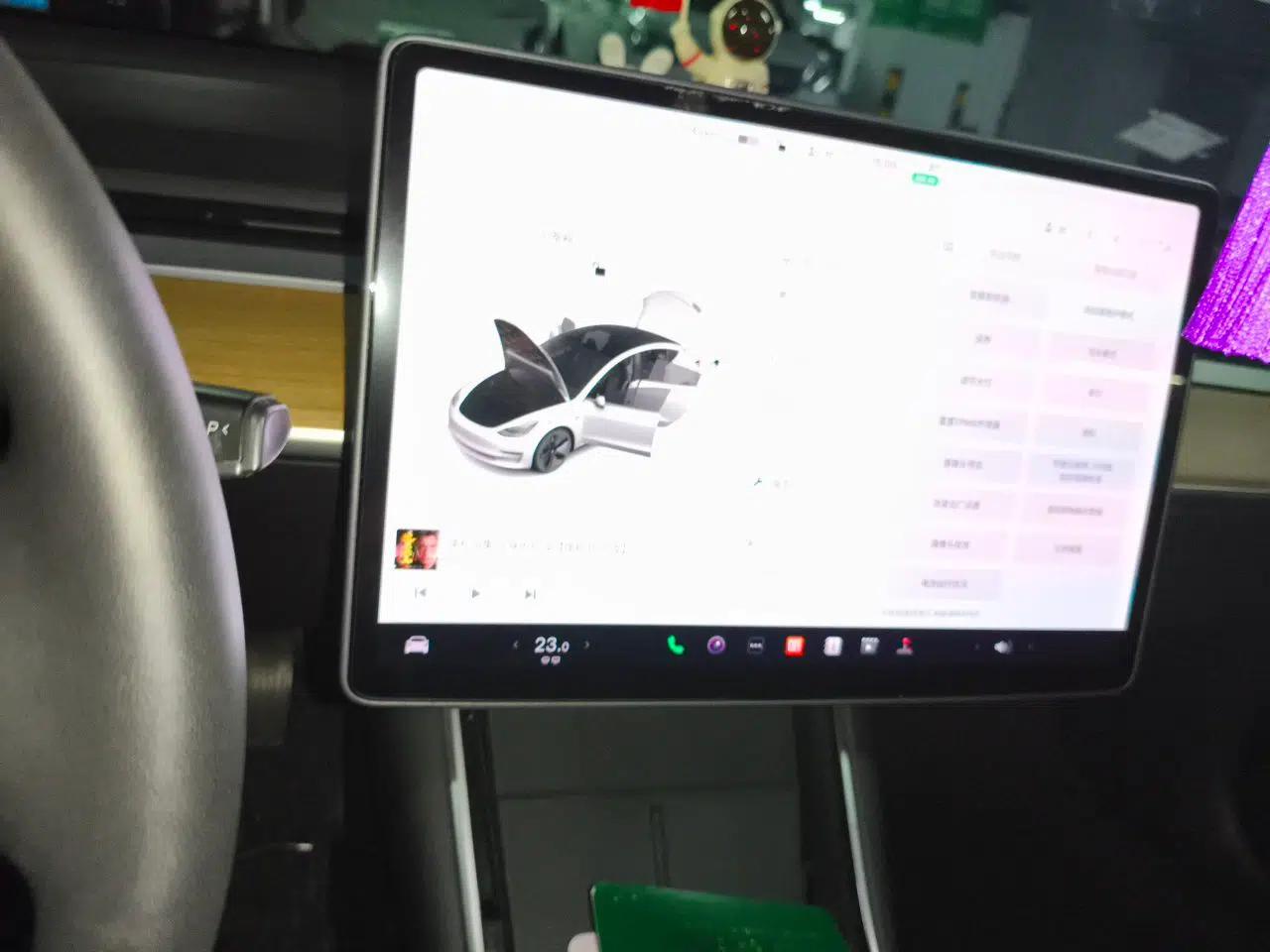 Tesla Model 3 2019 Standard Range Rear-Drive Upgraded Version — миниатюра 11