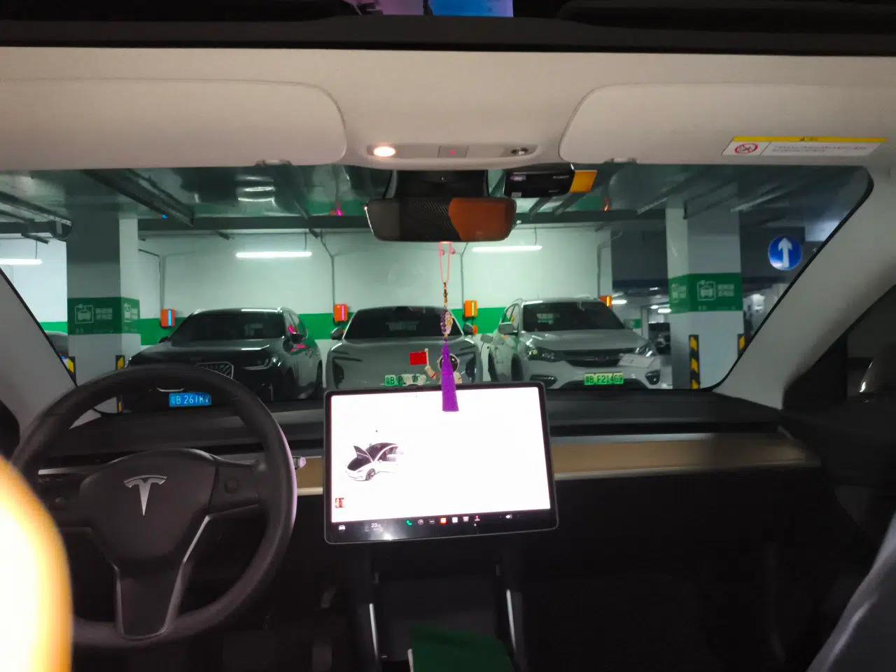 Tesla Model 3 2019 Standard Range Rear-Drive Upgraded Version — миниатюра 18