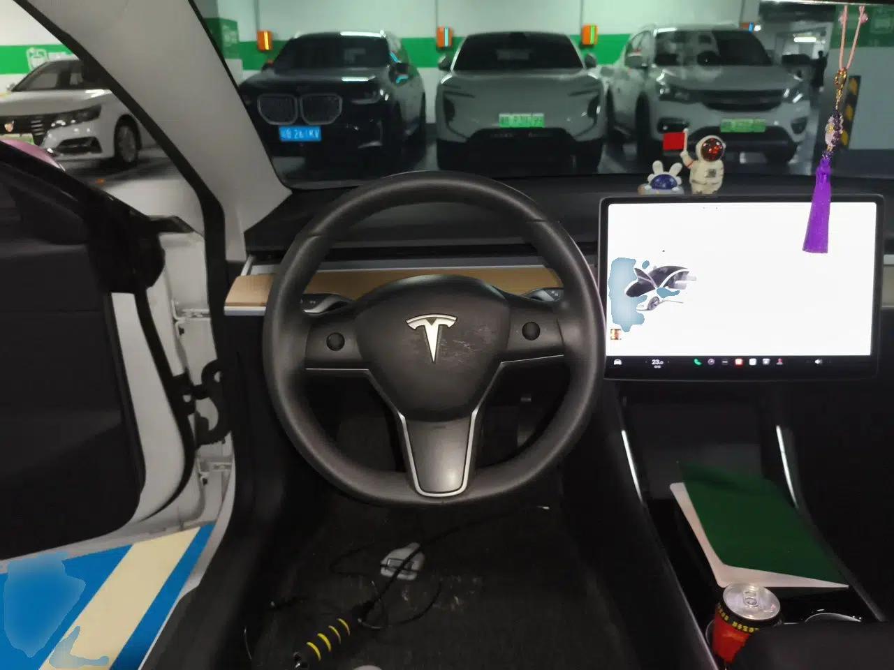 Tesla Model 3 2019 Standard Range Rear-Drive Upgraded Version — миниатюра 10