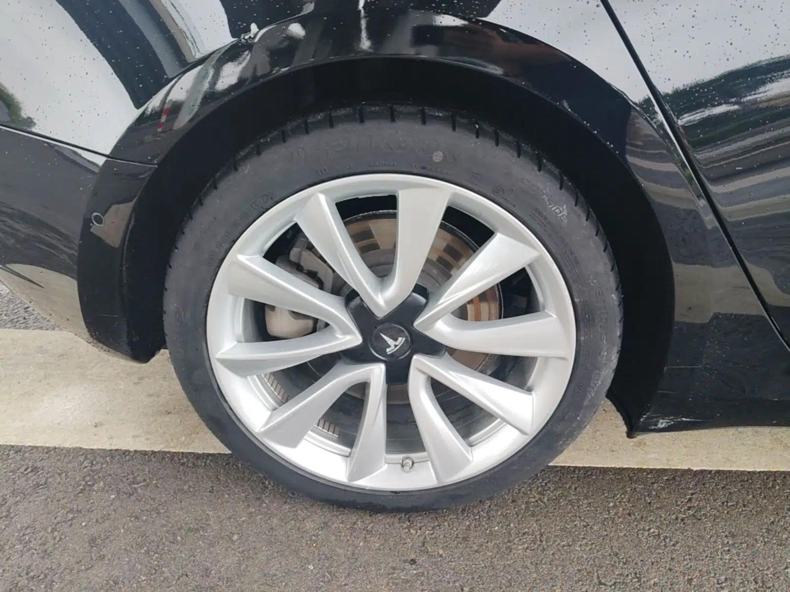 Tesla Model 3 2019 Standard Range Rear-Drive Upgraded Version — миниатюра 11