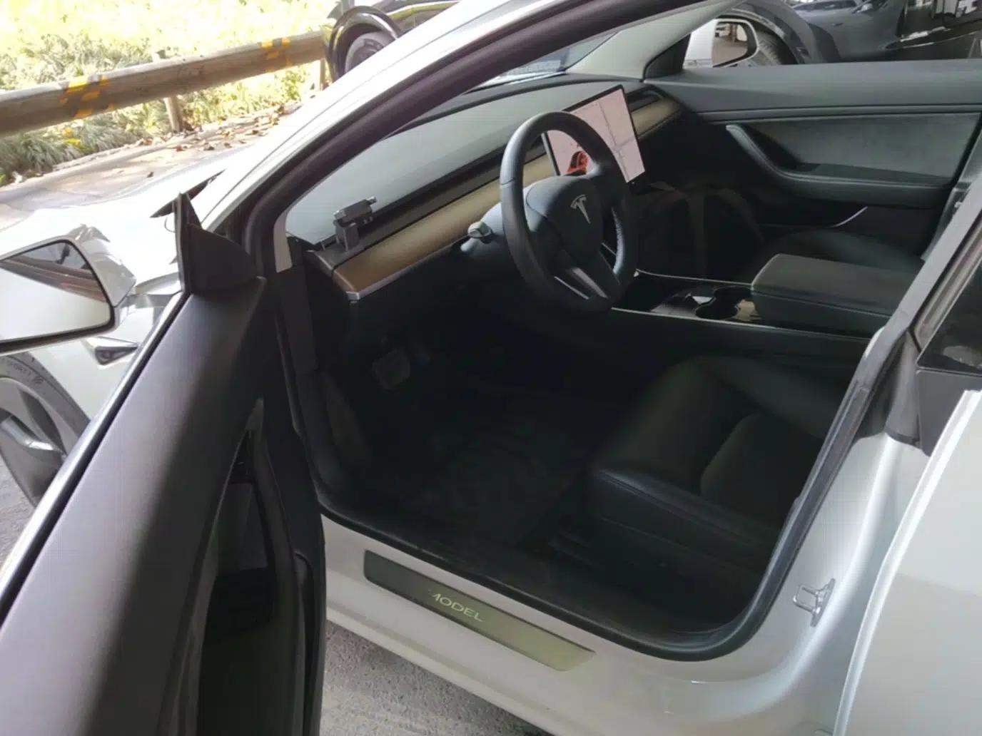Tesla Model 3 2020 Standard Range Rear-Wheel Drive Upgraded Version — миниатюра 23