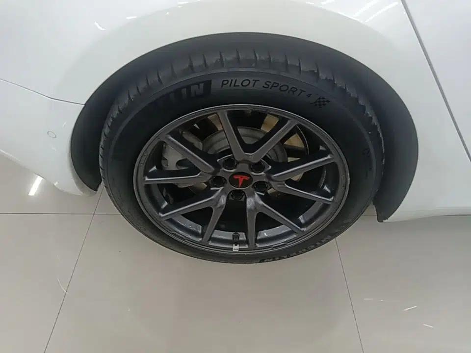 Tesla Model 3 2020 Refreshed Version Long-Range Rear-Wheel Drive — миниатюра 11