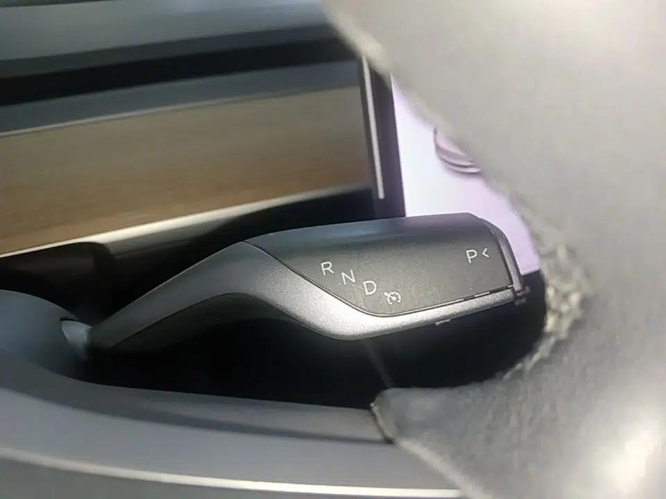 Tesla Model 3 2020 Refreshed Version Long-Range Rear-Wheel Drive — миниатюра 16