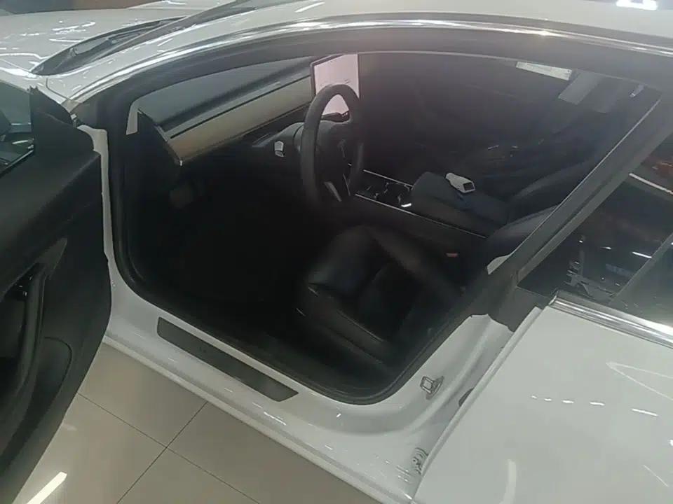 Tesla Model 3 2020 Refreshed Version Long-Range Rear-Wheel Drive — миниатюра 18