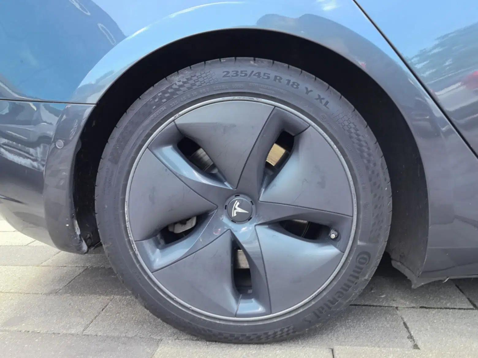 Tesla Model 3 2019 Standard Range Rear-Drive Upgraded Version — миниатюра 11