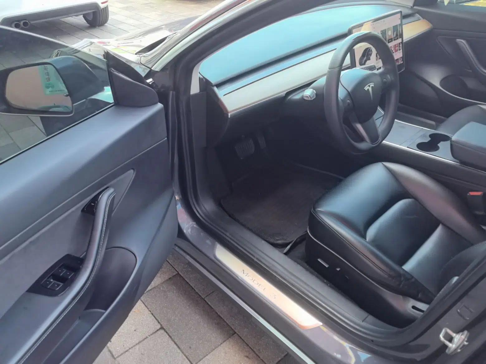 Tesla Model 3 2019 Standard Range Rear-Drive Upgraded Version — миниатюра 18
