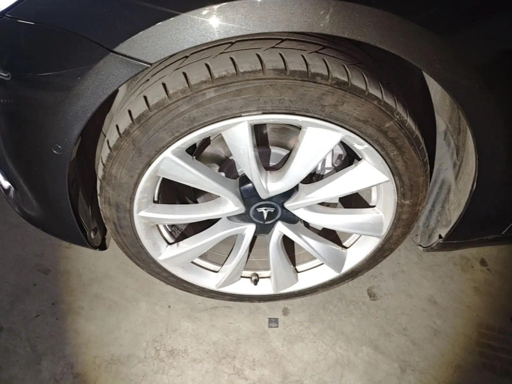 Tesla Model 3 2019 Standard Range Rear-Drive Upgraded Version — миниатюра 10