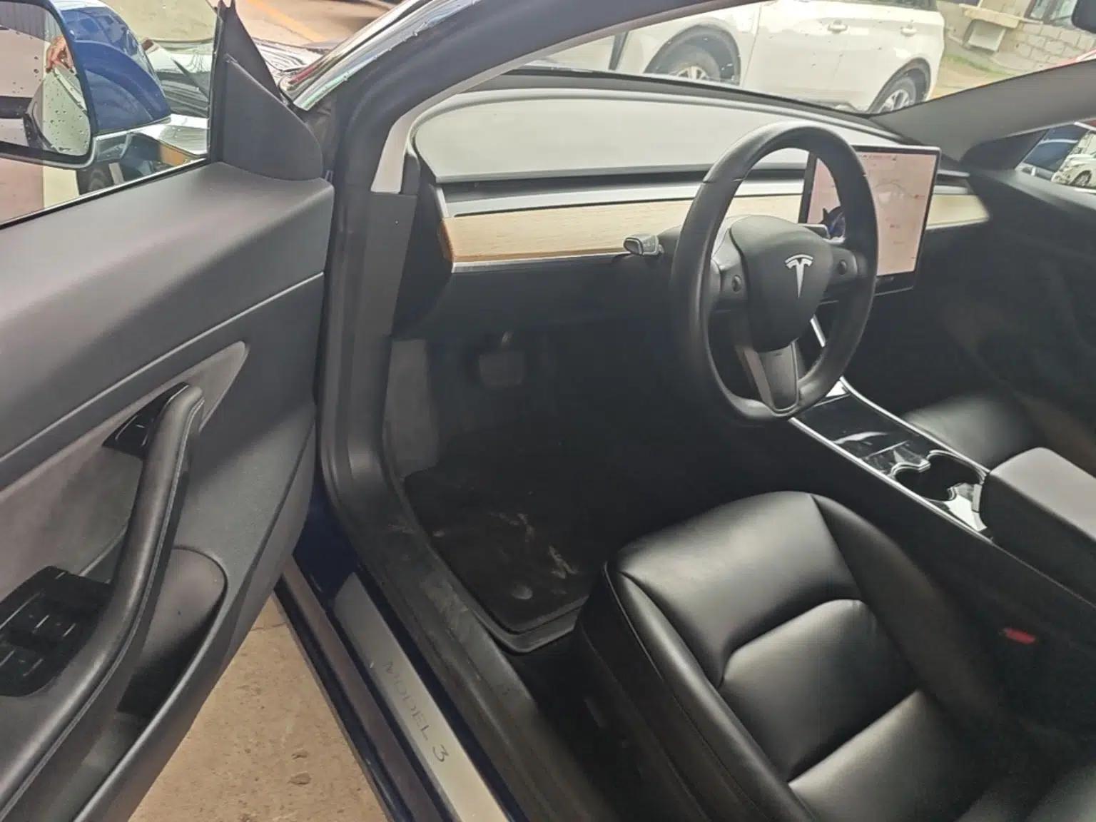 Tesla Model 3 2019 Standard Range Rear-Drive Upgraded Version — миниатюра 18