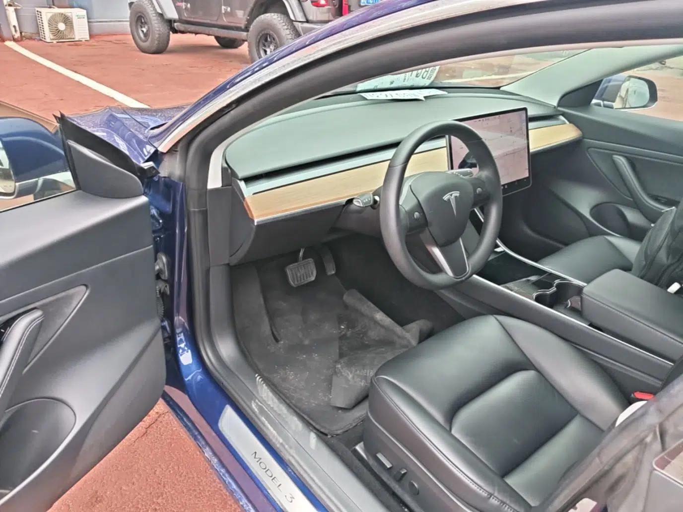 Tesla Model 3 2020 Standard Range Rear-Wheel Drive Upgraded Version — миниатюра 23