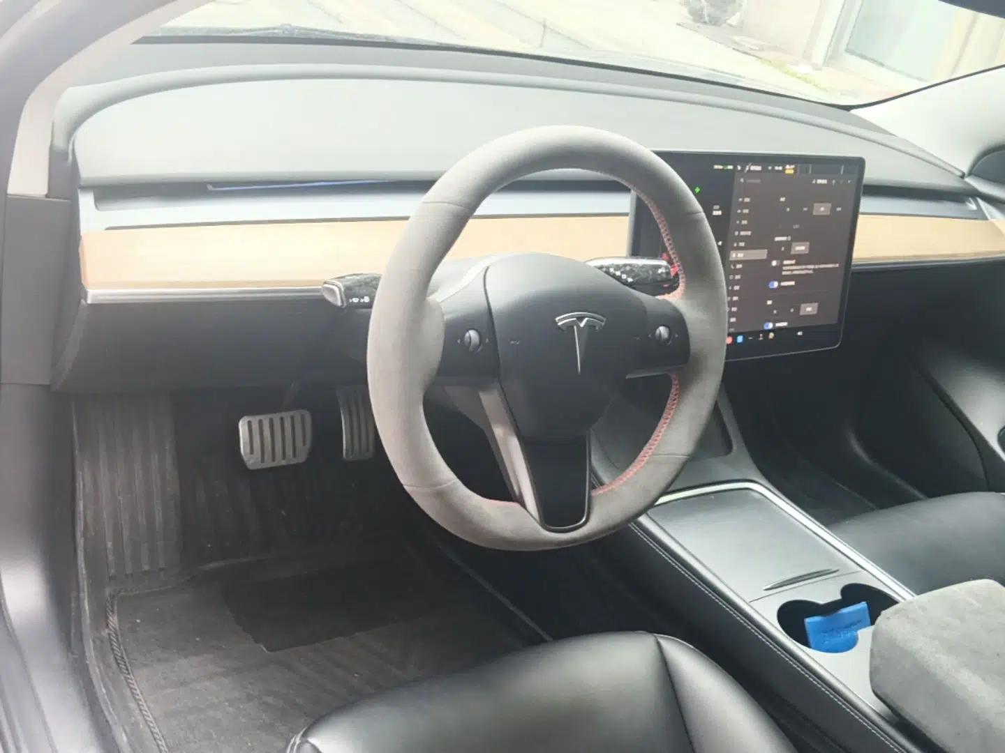 Tesla Model 3 2022 Rear-Wheel-Drive Version — миниатюра 17