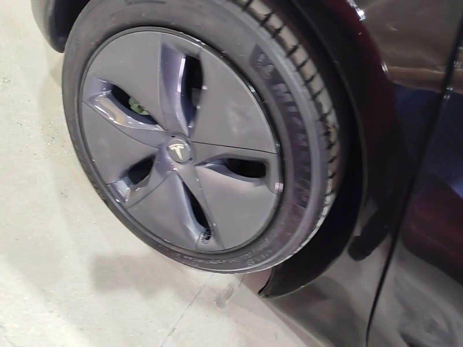 Tesla Model 3 2020 Standard Range Rear-Wheel Drive Upgraded Version — миниатюра 16