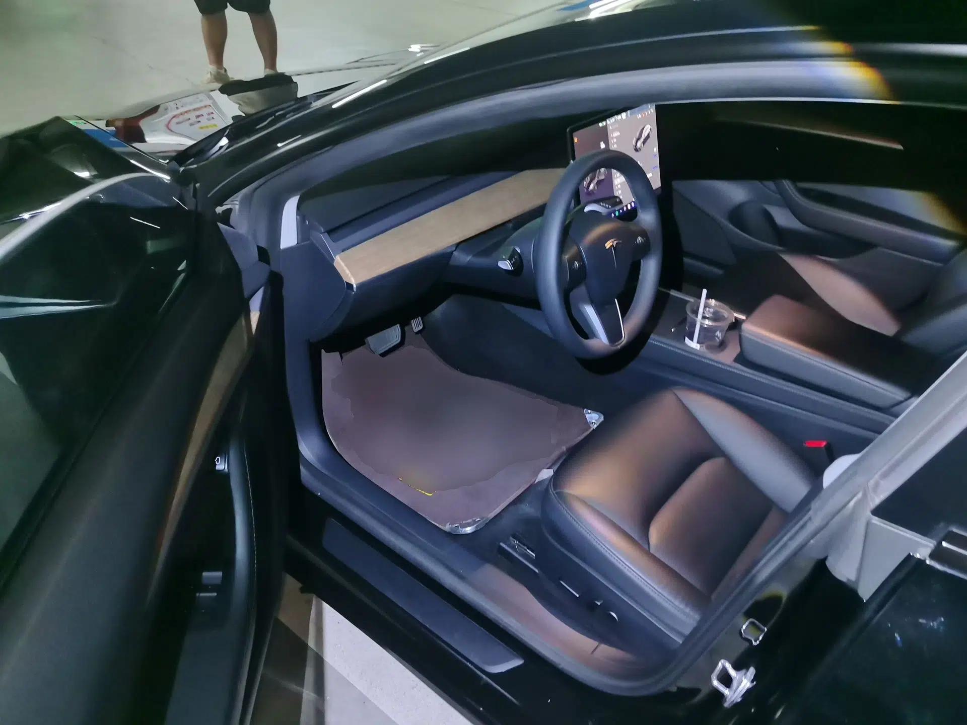 Tesla Model 3 2021 Standard Range Rear-Wheel Drive Upgraded Version 3D6 — миниатюра 16