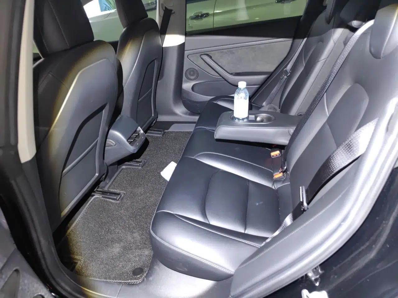 Tesla Model 3 2021 Standard Range Rear-Drive Upgraded Version — миниатюра 17