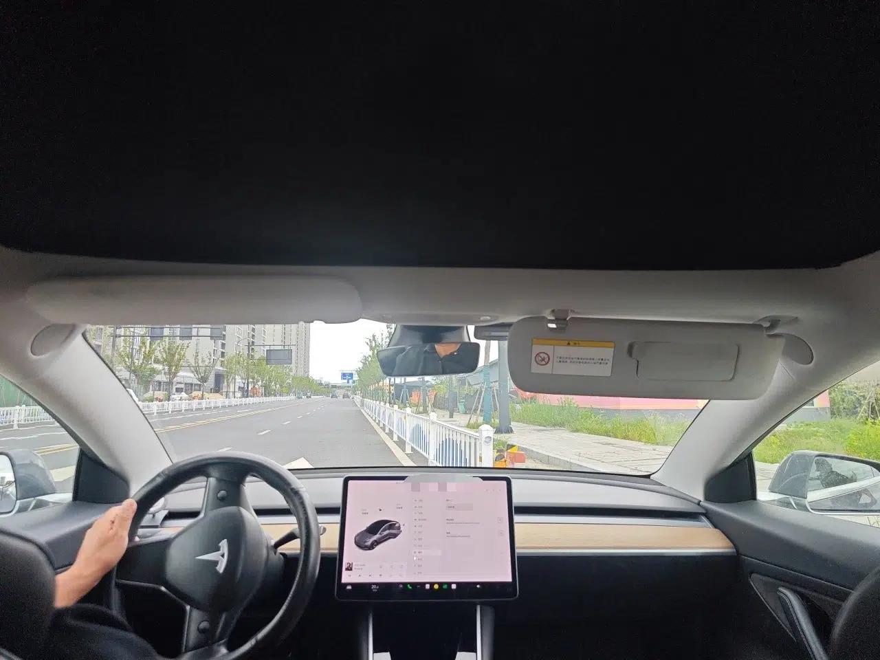 Tesla Model 3 2019 Standard Range Rear-Drive Upgraded Version — миниатюра 18