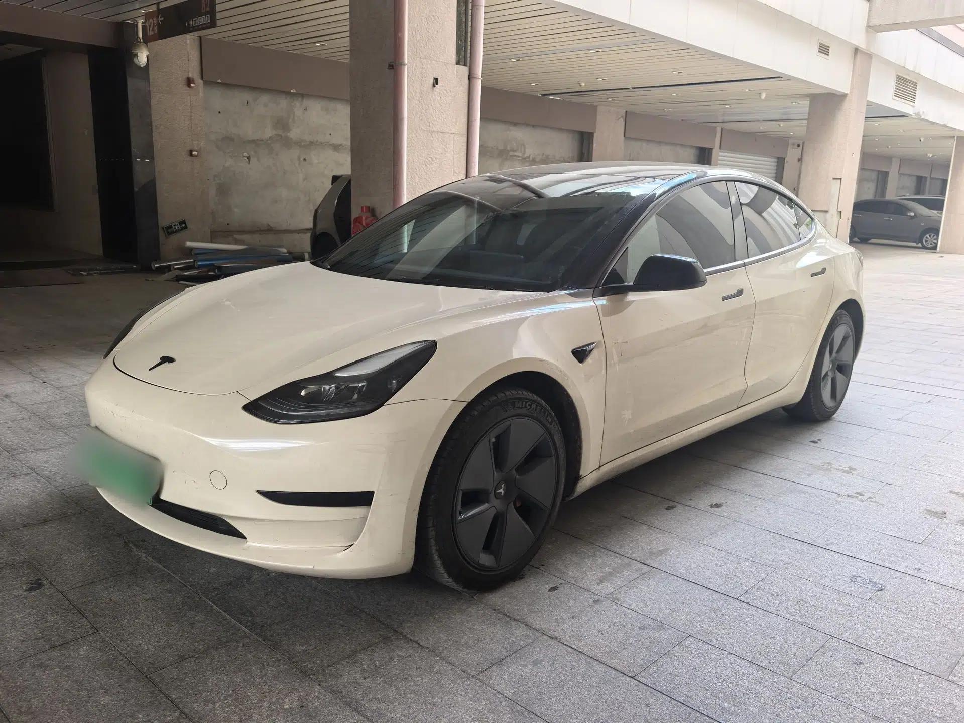 Tesla Model 3 2022 Rear-Wheel-Drive Version — миниатюра 1