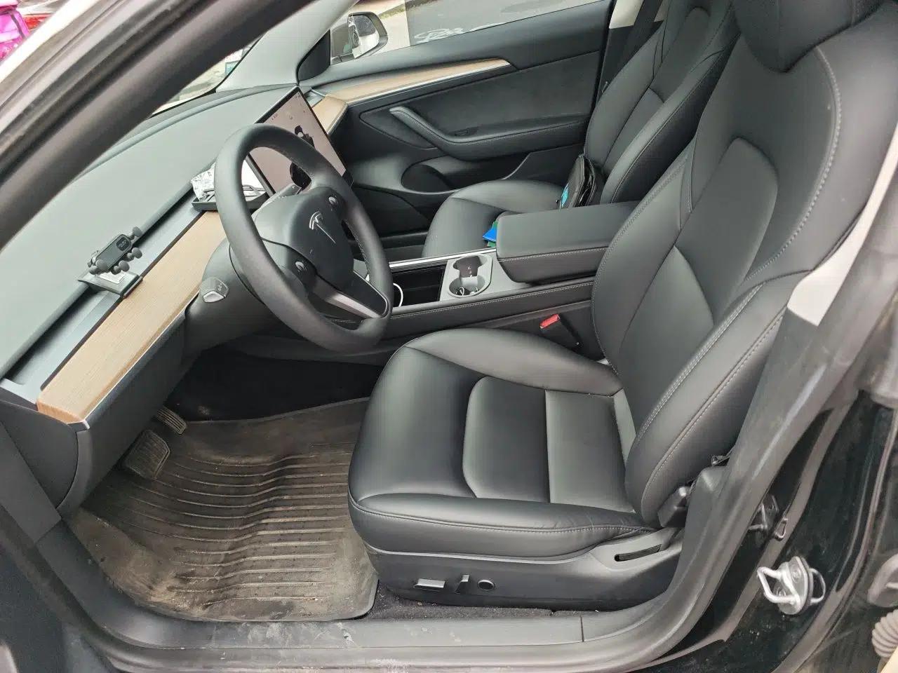 Tesla Model 3 2022 Rear-Wheel-Drive Version — миниатюра 12