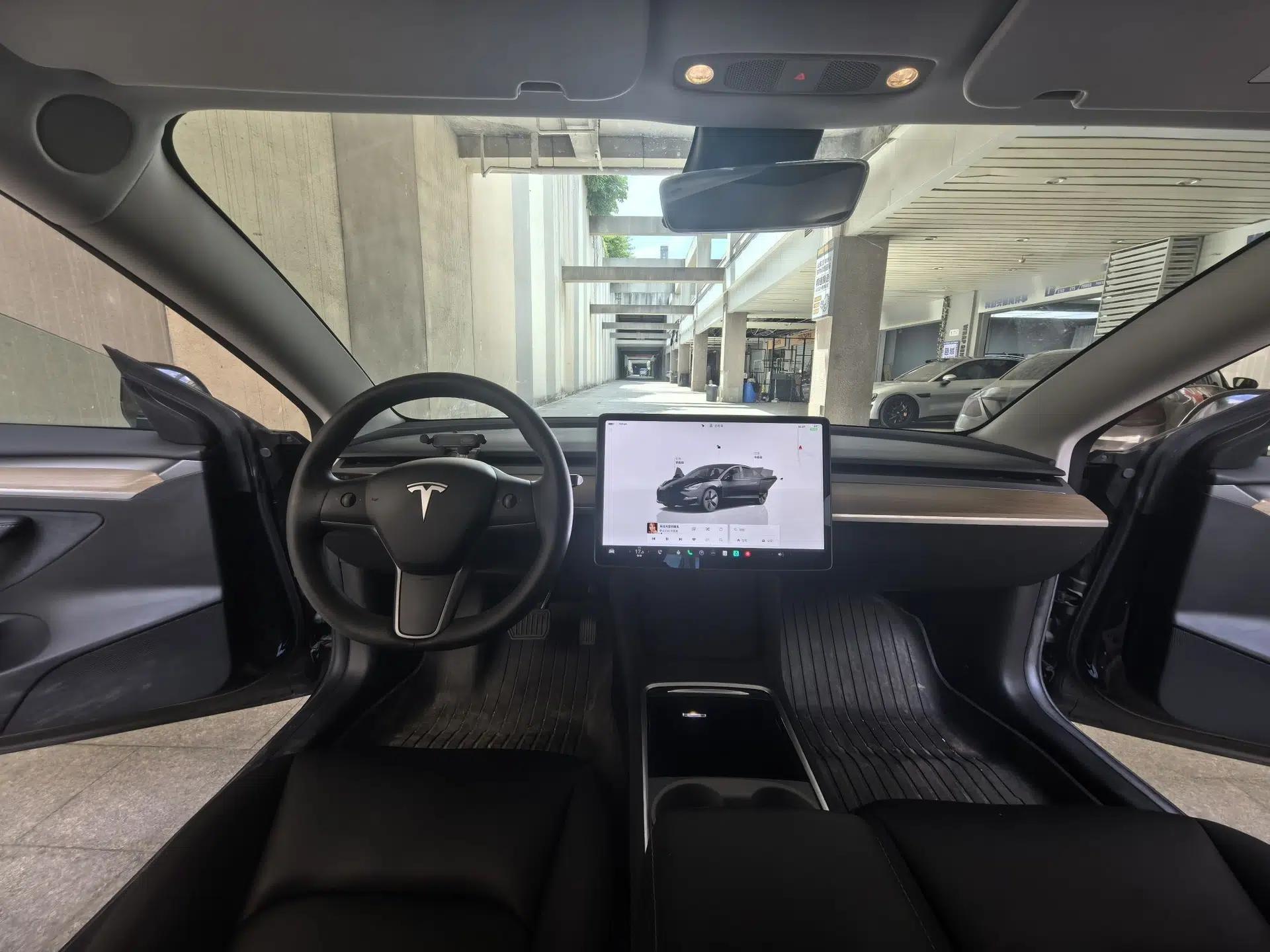 Tesla Model 3 2022 Rear-Wheel-Drive Version — миниатюра 17
