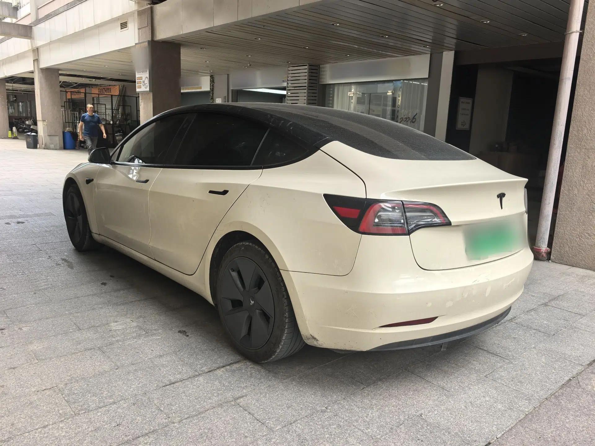 Tesla Model 3 2022 Rear-Wheel-Drive Version — миниатюра 4