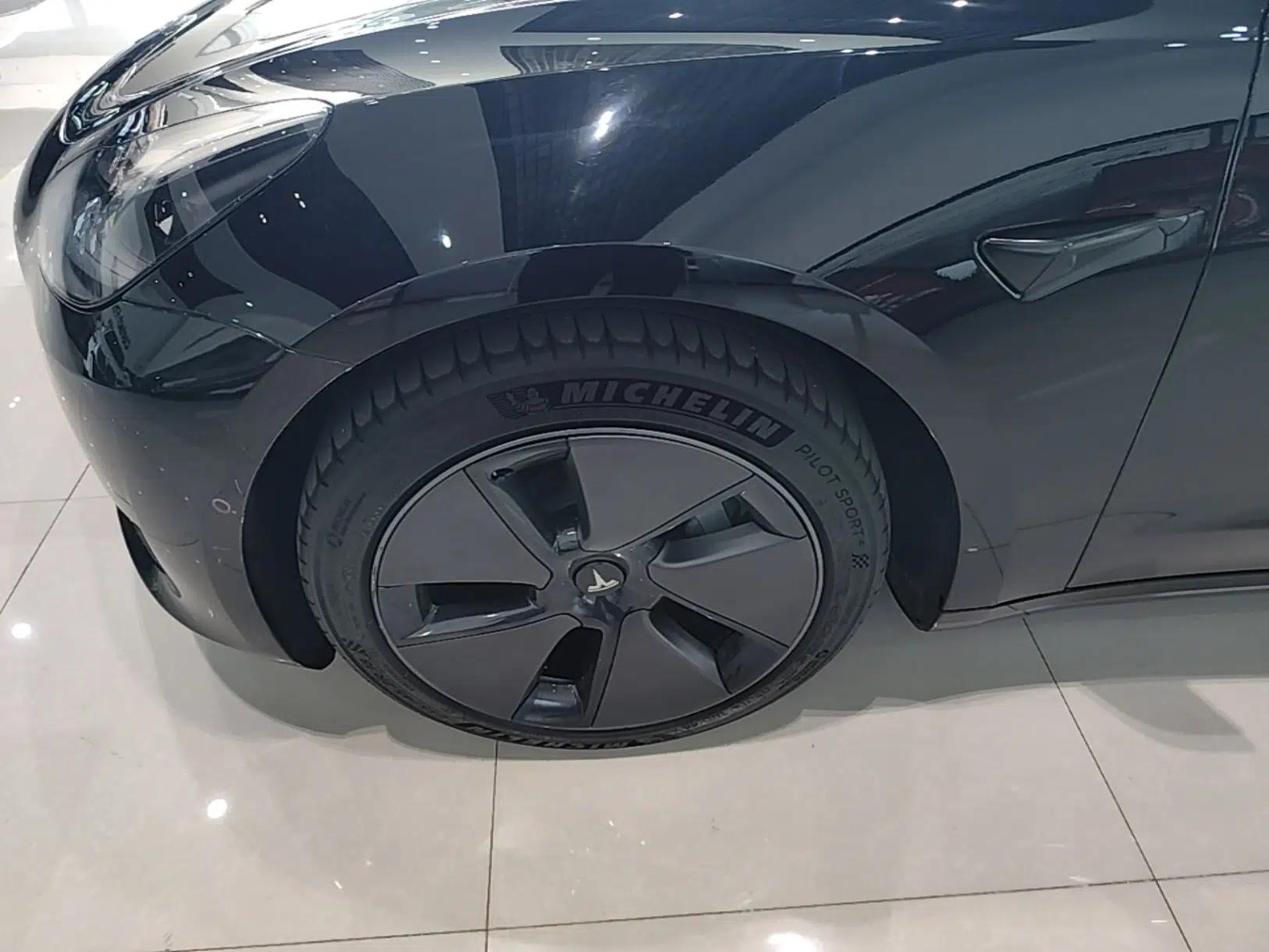 Tesla Model 3 2022 Rear-Wheel-Drive Version — миниатюра 10