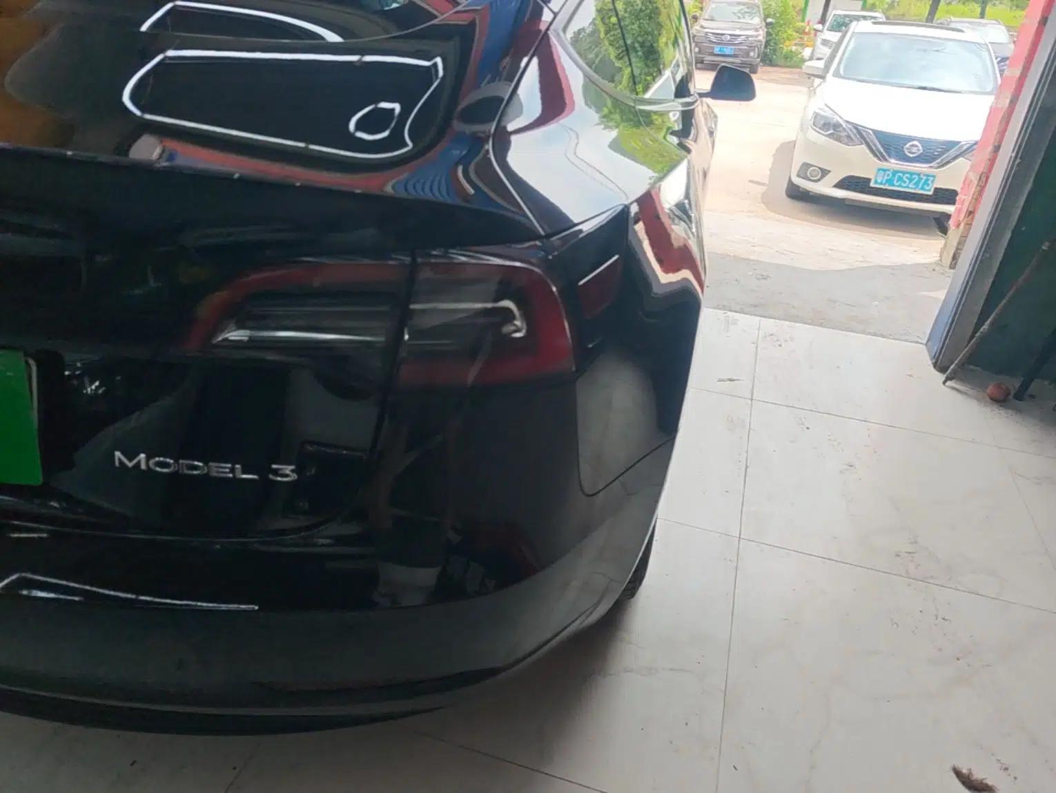 Tesla Model 3 2022 Rear-Wheel-Drive Version — миниатюра 9